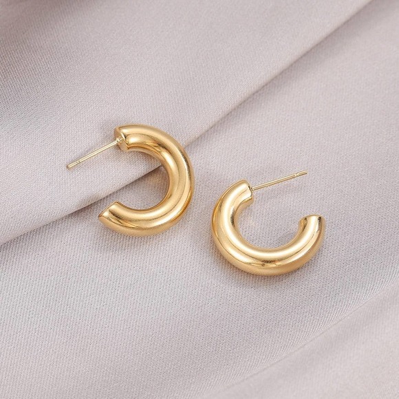Vanyss Jewelry - Simple Style C Shape Titanium Steel Plating Earrings 1 Pair